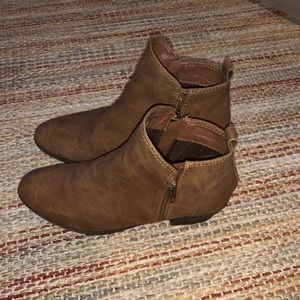 Madden Girl beige faux leather booties